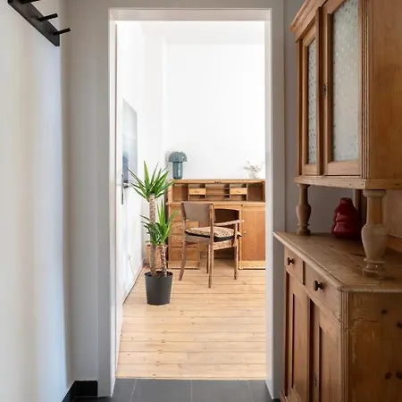 Feelslikehome - Schoene&zentral Angebundene Altbauwohnung Mit Parkplatz *