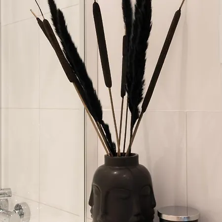 Feelslikehome - Schoene&zentral Angebundene Altbauwohnung Mit Parkplatz * Бохум