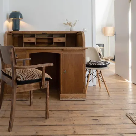 Feelslikehome - Schoene&zentral Angebundene Altbauwohnung Mit Parkplatz アパート *