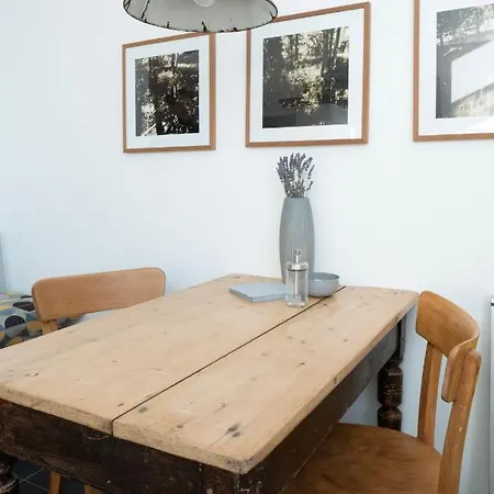 Апартаменты Feelslikehome - Schoene&zentral Angebundene Altbauwohnung Mit Parkplatz