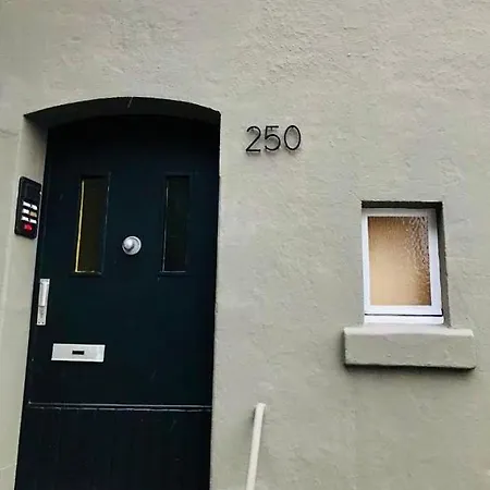 Apartament Feelslikehome - Schoene&zentral Angebundene Altbauwohnung Mit Parkplatz *