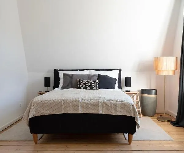 Feelslikehome - Schoene&zentral Angebundene Altbauwohnung Mit Parkplatz *