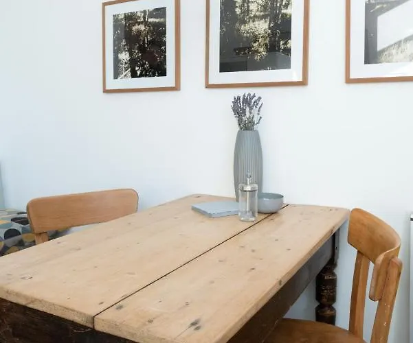 Apartament Feelslikehome - Schoene&zentral Angebundene Altbauwohnung Mit Parkplatz